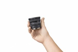 12_PPhoto_10_18_28_dcdn_c023_Lmt_holdingimage